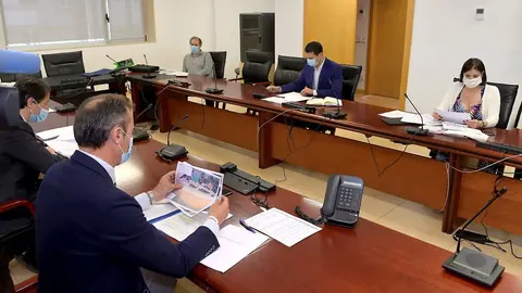 La alcaldesa de Santander, Gema Igual, tras participar en la segunda reini&oacute;n con la Federaci&oacute;n de Municipios de Cantabria y el Gobierno regional sobre el uso de las playas