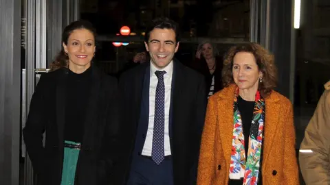 Los socialistas Ainoa Qui&ntilde;ones, Pedro Casares e Isabel Fern&aacute;ndez