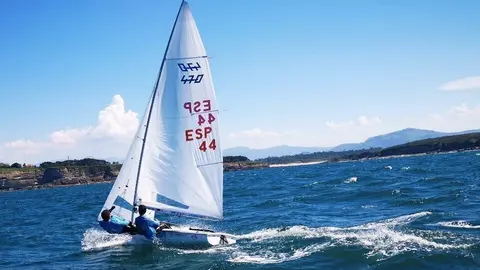 La tripulaci&oacute;n del 470 masculino Jordi Xammar y Nicol&aacute;s Rodr&iacute;guez