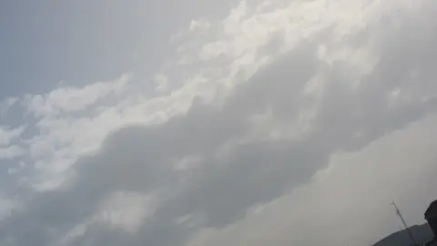 Cielo con nubes y claros en Bizkaia