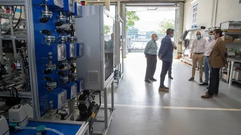 El vicepresidente del Gobierno Pablo Zuloaga, visita la empresa Apria System