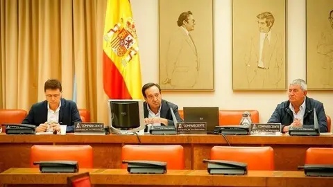 De izquierda a derecha, el secretario general de COAG, Miguel Blanco, el presidente de Asaja, Pedro Barato, y el secretario general de UPA, Lorenzo Ramos