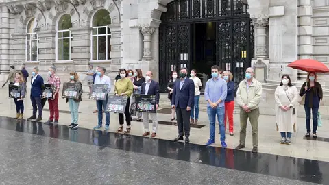 Minuto de silencio por la mujer asesinada en Esplugues