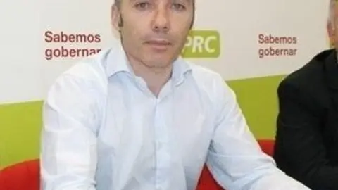 &Aacute;ngel Llano, alcalde de Guriezo