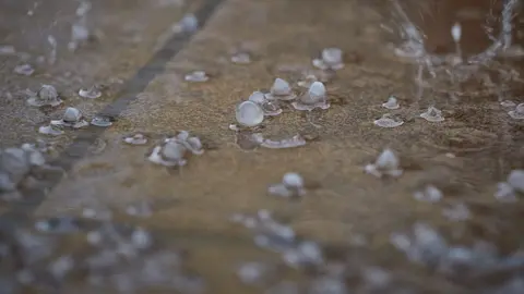 Un nuevo temporal de lluvia y granizo cae sobre Pamplona durante el Estado de Alarma ocasionado por la Pandemia Covid-19  en Abril 26, 2020 en Pamplona, Navarra, Espa&ntilde;a