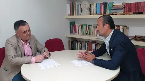 El senador auton&oacute;mico y diputado regional del PRC, Jos&eacute; Miguel Fern&aacute;ndez Viadero, y el alcalde de Torrelavega, Javier L&oacute;pez Estrada