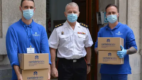 Donaci&oacute;n de Cantabria Labs al Cl&uacute;ster de la Industria de la Defensa
