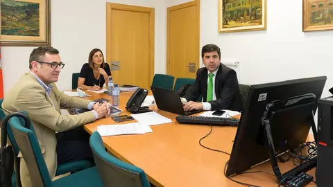 La a consejera de Justicia, Paula Fern&aacute;ndez, y altos cargos de su departamento