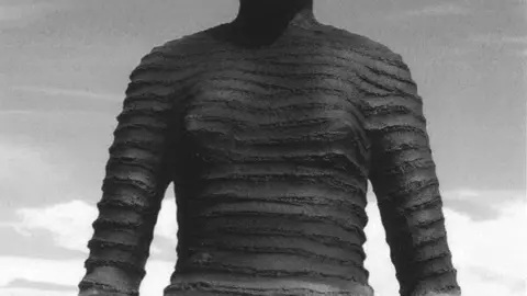 Una de las esculturas donadas de Mar&iacute;a Antonia S&aacute;nchez Escalona