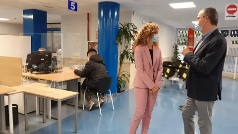 La delegada del Gobierno, Ainoa Qui&ntilde;ones, y el jefe provincial de Tr&aacute;fico, Jos&eacute; Miguel Tolosa