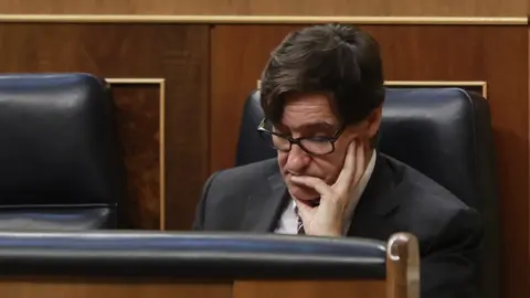 El ministro de Sanidad, Salvador Illa, durante la sesi&oacute;n plenaria de control al Gobierno en el Congreso de los Diputados, donde la gesti&oacute;n durante la crisis sanitaria contin&uacute;a en el punto de mira. En Madrid, (Espa&ntilde;a), a 10 de junio de 2020.