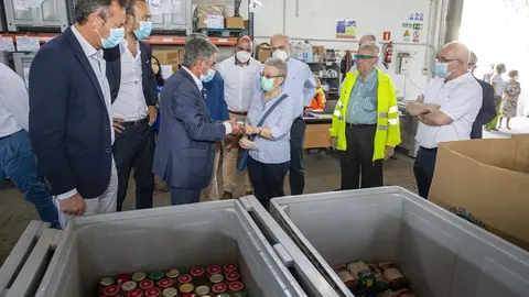 El Gobierno Reparte Otros 8.000 Kilos De Productos De Cantabria Al Banco De Alimentos Y A La Cocina Econ&oacute;mica (Nota Y Foto)