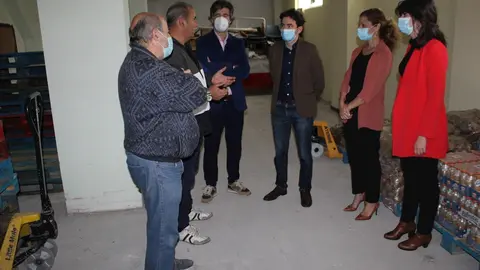 Pedro Casares, Ainoa Qui&ntilde;ones y Ana Santurt&uacute;n visitan las instalaciones de FECAV