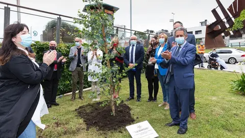 11:00 Horas. Hall Del Hospital Universitario Marqu&eacute;s De Valdecilla. El Presidente De Cantabria, Miguel &Aacute;ngel Revilla, Acompa&ntilde;ado Del Consejero De Sanidad, Miguel Rodr&iacute;guez, Participa En Los Actos Con Motivo Del D&iacute;a Mundial Del Donante De Sangre. 12 De Ju