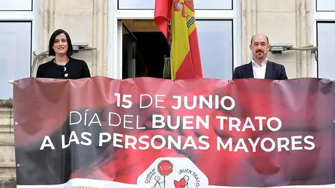 Pancarta en Ayuntamiento por el D&iacute;a del Buen Trato a Mayores