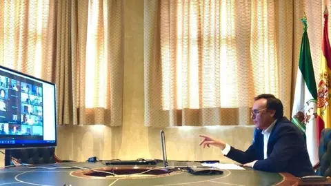 El presidente de CRUE y rector de la Universidad de C&oacute;rdoba, Jos&eacute; Carlos G&oacute;mez Villamandos, durante la primera asamblea general telem&aacute;tica de los rectores universitarios espa&ntilde;oles.