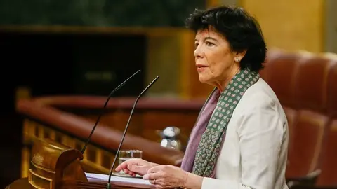 La ministra de Educaci&oacute;n y FP, Isabel Cela&aacute;, interviene en el Congreso