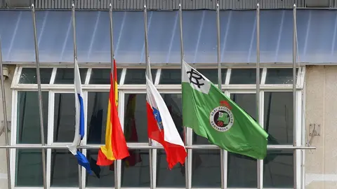 Luto oficial en los Campos de Sport