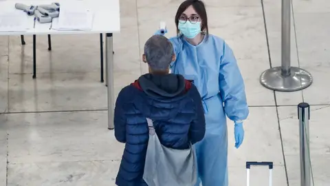 CCAA retroceden y no permitir&aacute;n este lunes la movilidad entre comunidades vecina