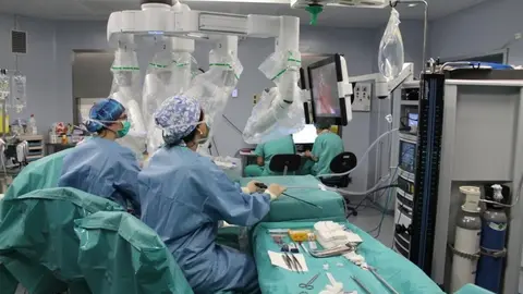 Intervenci&oacute;n con el robot quir&uacute;rgico Da Vinci Xi