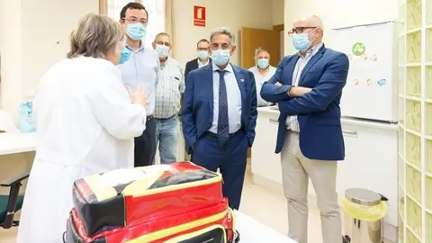 12:00 horas. Consultorio m&eacute;dico de Ruente. El presidente de Cantabria, Miguel &Aacute;ngel Revilla, acompa&ntilde;ado del consejero de Sanidad, Miguel Rodr&iacute;guez, visita este centro sanitario. A continuaci&oacute;n, ambos se trasladar&aacute;n al consultorio m&eacute;dico de Ud&iacute;as. 19 de junio de 2020 &copy; Ra&uacute;l Lucio