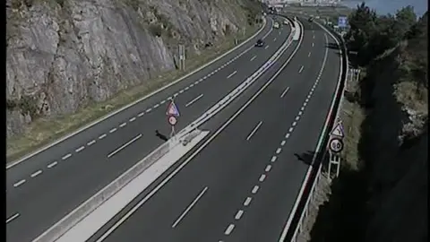 Imagen de la c&aacute;mara de Tr&aacute;fico en la A-8 a la altura de Saltacaballos a las 10.40 horas de este s&aacute;bado 20 de junio