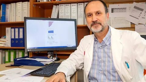 Fernando Rivera, jefe del Servicio de Oncolog&iacute;a del Hospital Valdecilla