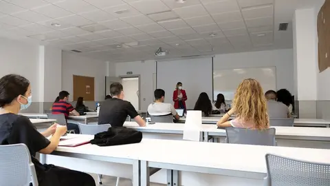 Alumnos de Uneatl&aacute;ntico vuelven a las aulas
