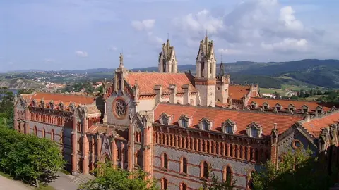 Universidad Pontificia De Comillas