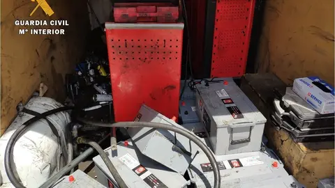 Nota De Prensa "La Guardia Civil Detiene A Dos Hombres Que Pretend&iacute;an Vender El Contenido De Una Furgoneta Que Hab&iacute;an Robado