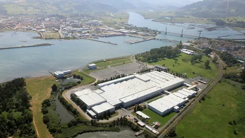 Foto a&eacute;resa de la f&aacute;brica de SEG Automotive Spain en Treto