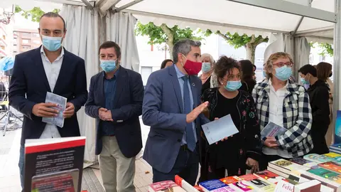 Inauguraci&oacute;n de la III Feria del Libro de Torrelavega