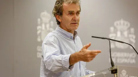 El director del Centro de Coordinaci&oacute;n de Alertas y Emergencias Sanitarias (CCAES), Fernando Sim&oacute;n, durante la primera de las ruedas de prensa que ofrecer&aacute; en el Ministerio de Sanidad dos veces a la semana &ndash;lunes y jueves-, en Madrid (Espa&ntilde;a), a 22 de jun