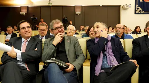 El presidente de la Confederaci&oacute;n Espa&ntilde;ola de Organizaciones Empresariales (CEOE), Antonio Garamendi; el secretario general de Comisiones Obreras (CCOO), Unai Sordo; y el secretario general de la Uni&oacute;n General de Trabajadores (UGT), Pepe &Aacute;lvarez