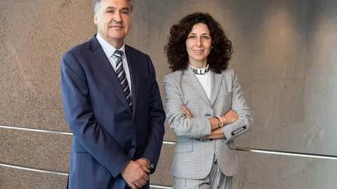 Juan Miguel Mart&iacute;nez Gabald&oacute;n y Lourdes Gull&oacute;n