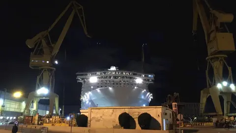 Un crucero en reparaci&oacute;n en Navantia C&aacute;diz