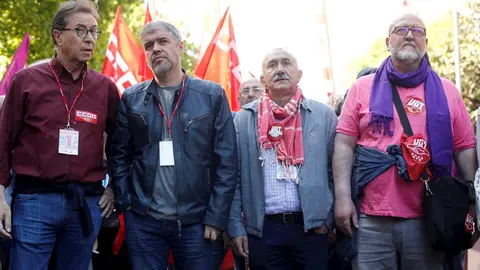 Los secretarios generales de CC.OO., Unai Sordo, y el de UGT, Pepe &Aacute;lvarez, mantienen un encuentro ante los medios previo a la manifestaci&oacute;n por el 1 de mayo.