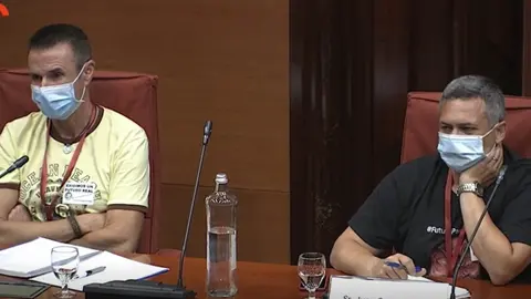 El secretario general de Sigen-Usoc en Nissan, Miguel Ruiz, y el presidente del comit&eacute; de empresa de Nissan, Juan Carlos Vicente, este lunes en el Parlament