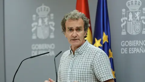 El director del Centro de Coordinaci&oacute;n de Alertas y Emergencias Sanitarias (CCAES), Fernando Sim&oacute;n, ofrece la segunda rueda de prensa en el Ministerio de Sanidad desde que termin&oacute; el estado de alarma para informar de la evoluci&oacute;n de la COVID-19.