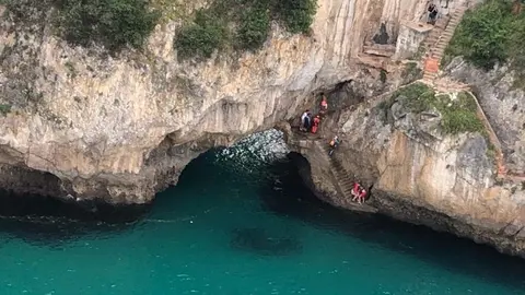 EuropaPress_3213011_evacuacion_herido_faro_caballo