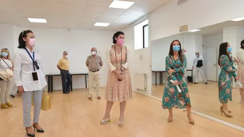 La alcaldesa, Gema Igual, visita el centro c&iacute;vico Callealtero