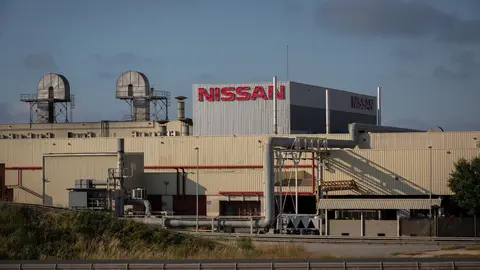Exterior de la f&aacute;brica de Nissan en la Zona Franca de Barcelona (ARCHIVO)