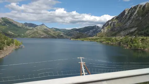 Embalse de Barrios de Luna.