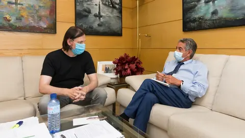 . El Presidente De Cantabria, Miguel &Aacute;ngel Revilla, Recibe Al Alcalde De Miera, Tarsicio G&oacute;mez