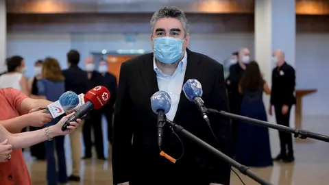 El ministro de Cultura y Deporte, Jos&eacute; Manuel Rodr&iacute;guez Uribes responde a los medios durante la visita al INAEM con motivo de la celebraci&oacute;n del D&iacute;a Europeo de la M&uacute;sica. En Madrid, (Espa&ntilde;a), a 20 de junio de 2020.