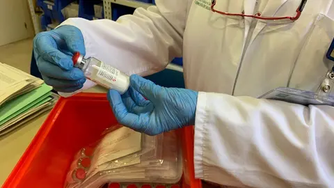 Imagne de archivo de un vial de remdesivir.