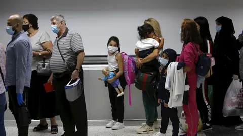 Viajeros en el aeropuerto de Beirut