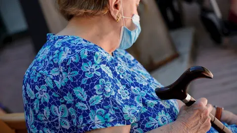 Una residente de una residencia de ancianos de Madrid