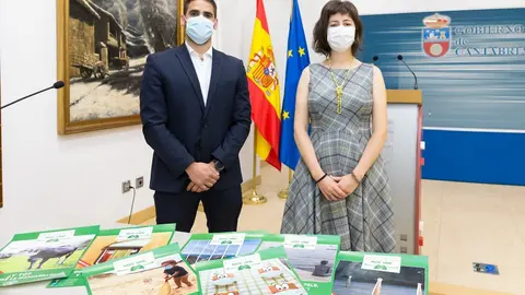 Presentaci&oacute;n de la campa&ntilde;a 'La distancia nos une' del colectivo Cantabria Respira