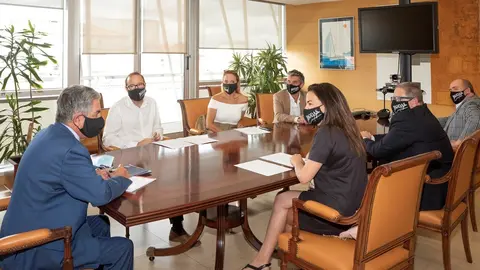 Reuni&oacute;n del presidente de Cantabria y la asociaci&oacute;n 'Bodas en Cantabria'